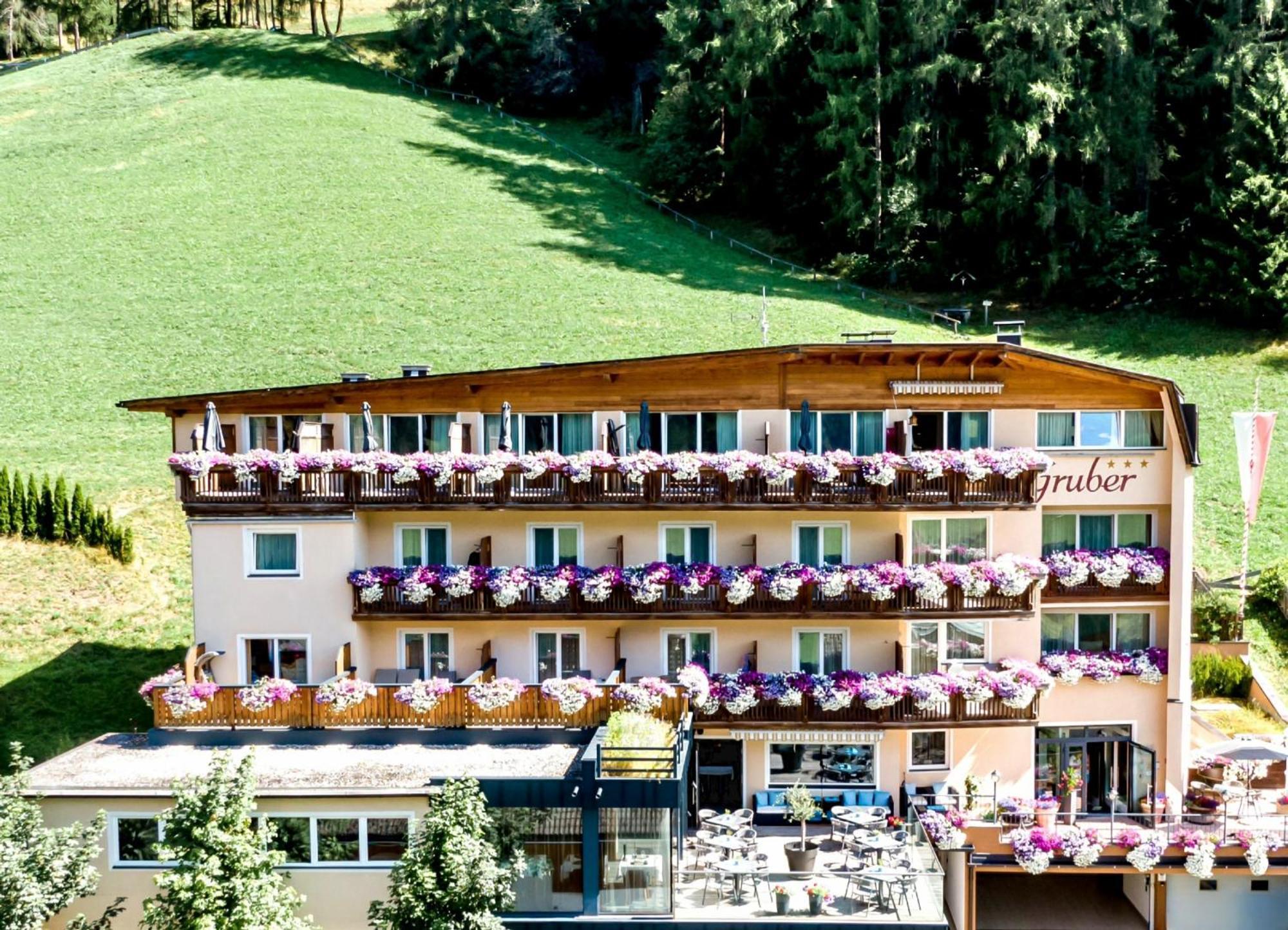 Hotel Gruber Sexten Esterno foto